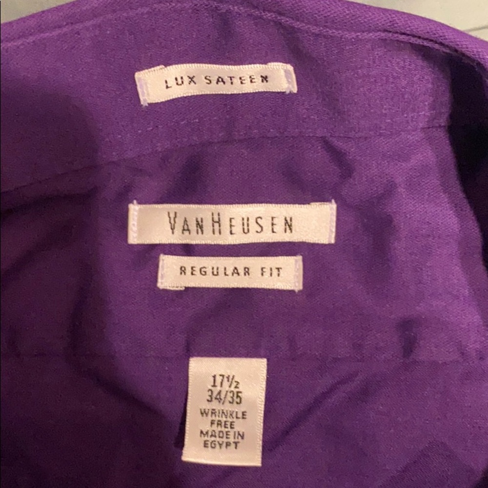 VanHeusen men’s button along sleeve